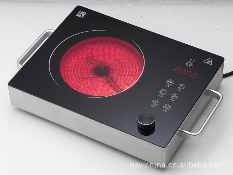 其下端插设在所述基座中