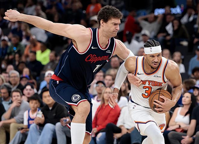 快船双杀尼克斯登西部第八 洛佩斯16+4+3助成关键