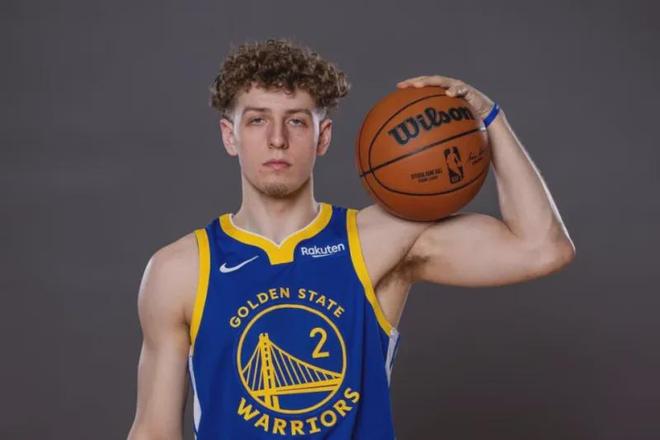 库里复出遭包夹不中，格林怒斥波杰防守失误引