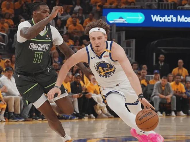 库里复出遭包夹不中，格林怒斥波杰防守失误引