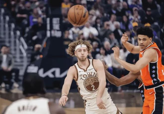 库里复出遭包夹不中，格林怒斥波杰防守失误引