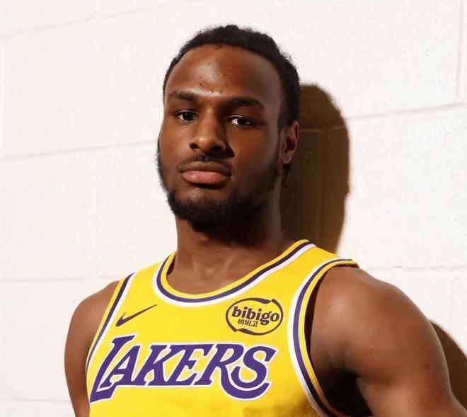 湖人轻取太阳展现统治力 詹姆斯28+12助攻引领胜