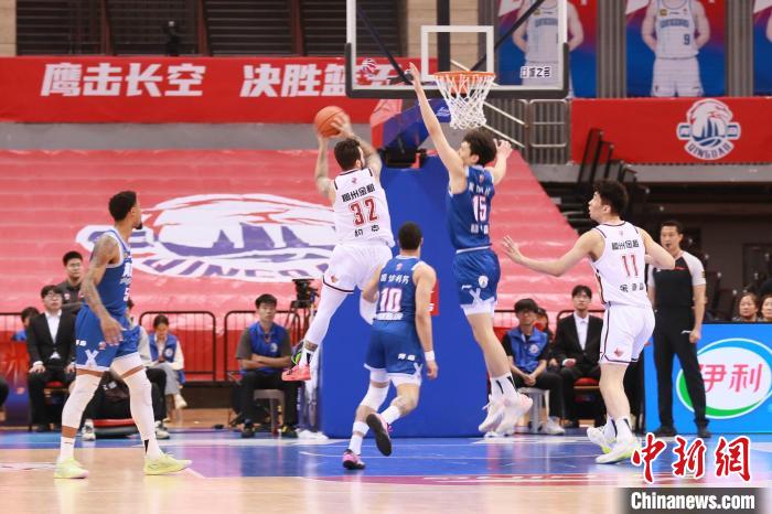 青岛队季后赛首战大胜浙江队 抢占晋级先机